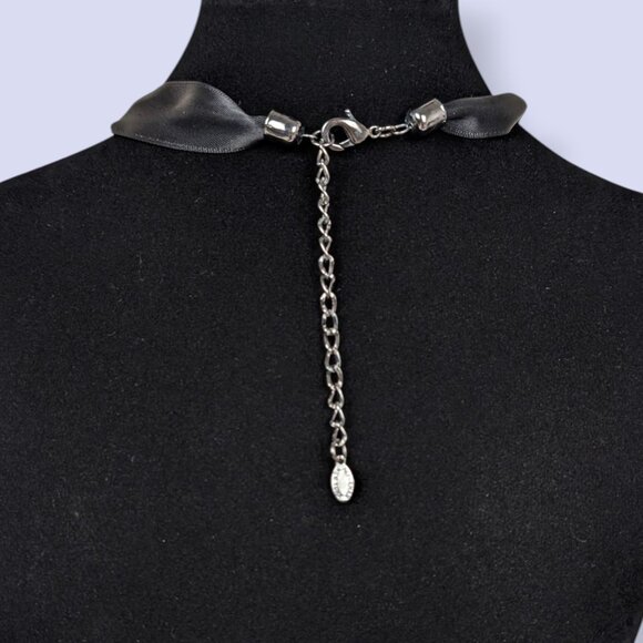 Ali Khan Dark Crystal Cluster Necklace - Picture 4 of 6